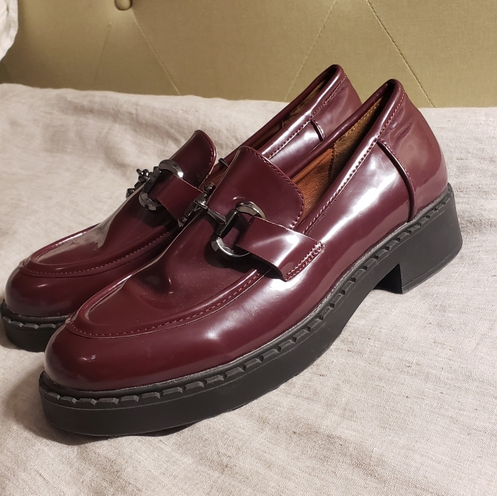Madden Girl Loafers Shiny Size 9 Versatile Staple Office Preppy Teacher Academia